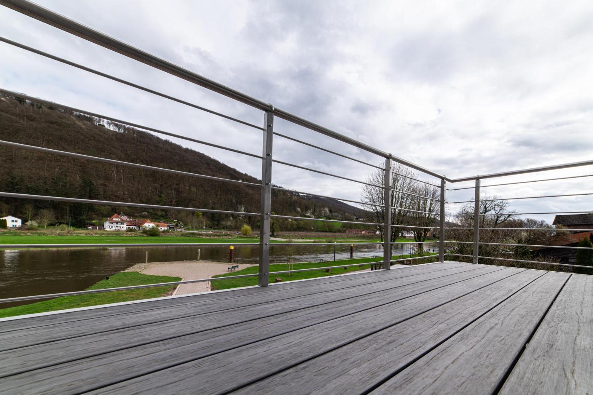 Ferienwohnungen Am Weserstrand ボーデンヴェルダー エクステリア 写真